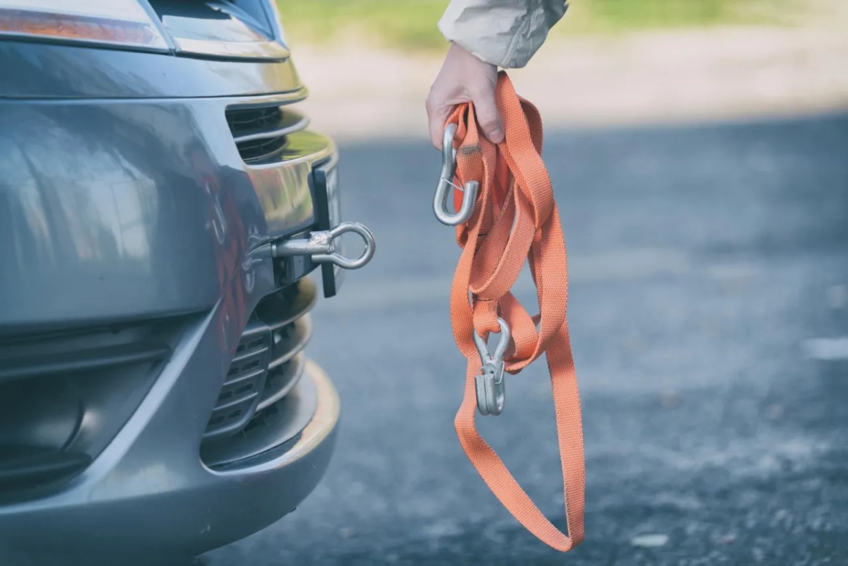 Jak holować auto bez ucha - Bezpieczne metody i techniki holowania